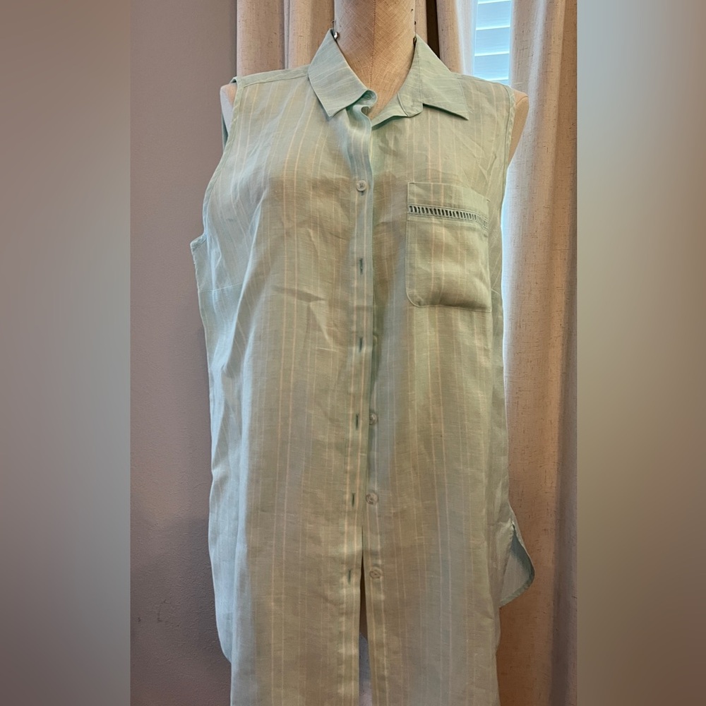 Chicos Linen top, size 2 NWOT